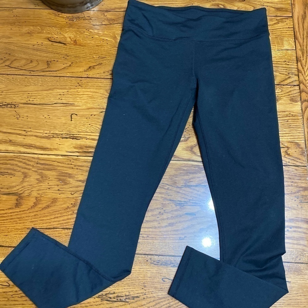 Fabletics Salar Crop Leggings Cropped Athletic Fitness black Workout Women XS.